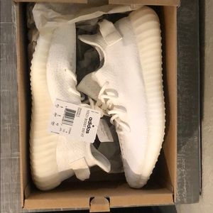 YEEZY BOOST 350 V2 TRIPLE WHITE